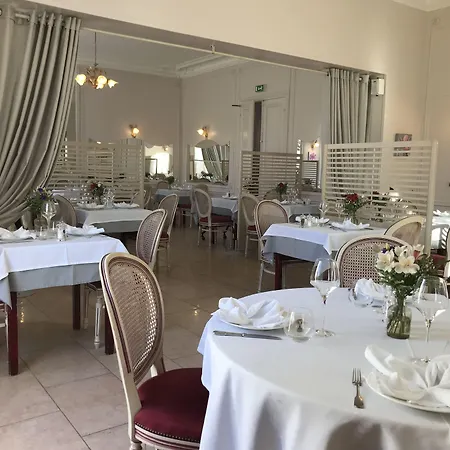 ホテル Du Chatel Les Billettes 3*