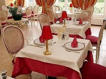 Du Chatel Les Billettes Hotell