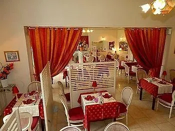Hostellerie Du Chatel Les Billettes 3*