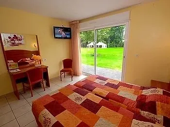 Du Chatel Les Billettes Hotell 3*